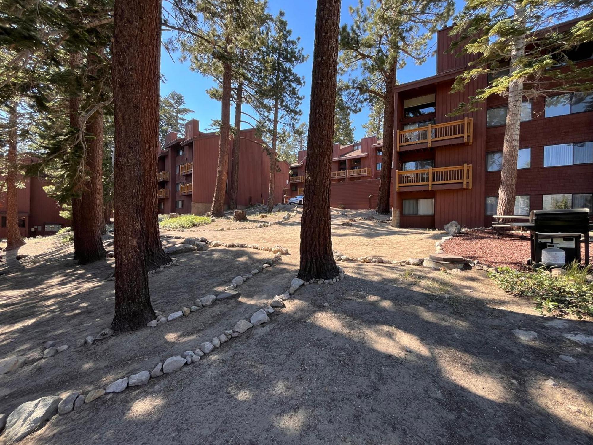 Tastefully Remodeled Condo At Mammoth Ski & Racquet Club, Hot Tub, Garage, 10 Min Walk To Ski Lifts Mammoth Lakes Extérieur photo