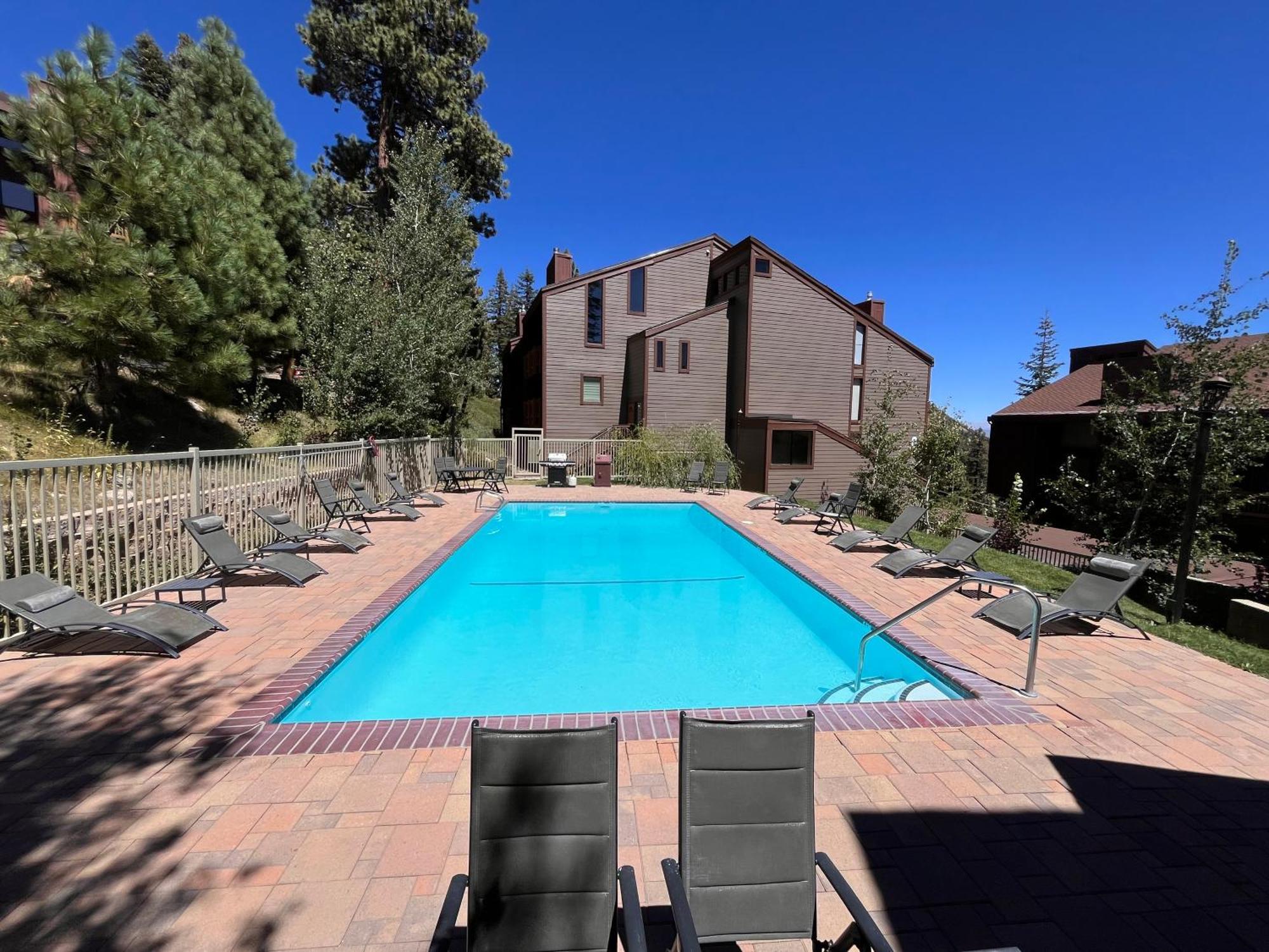 Tastefully Remodeled Condo At Mammoth Ski & Racquet Club, Hot Tub, Garage, 10 Min Walk To Ski Lifts Mammoth Lakes Extérieur photo