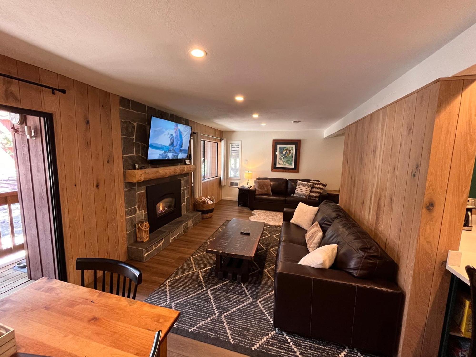 Tastefully Remodeled Condo At Mammoth Ski & Racquet Club, Hot Tub, Garage, 10 Min Walk To Ski Lifts Mammoth Lakes Extérieur photo