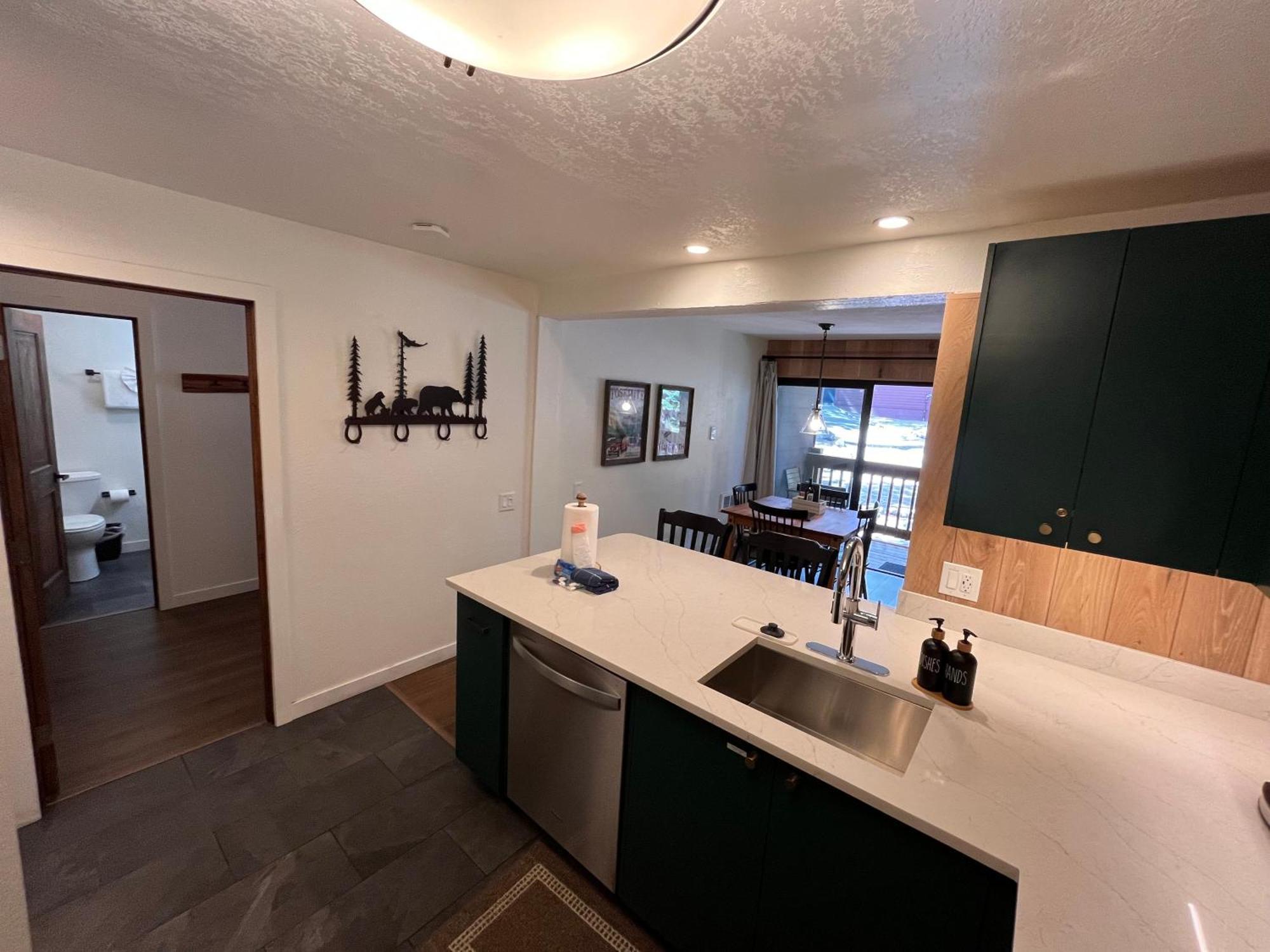 Tastefully Remodeled Condo At Mammoth Ski & Racquet Club, Hot Tub, Garage, 10 Min Walk To Ski Lifts Mammoth Lakes Extérieur photo