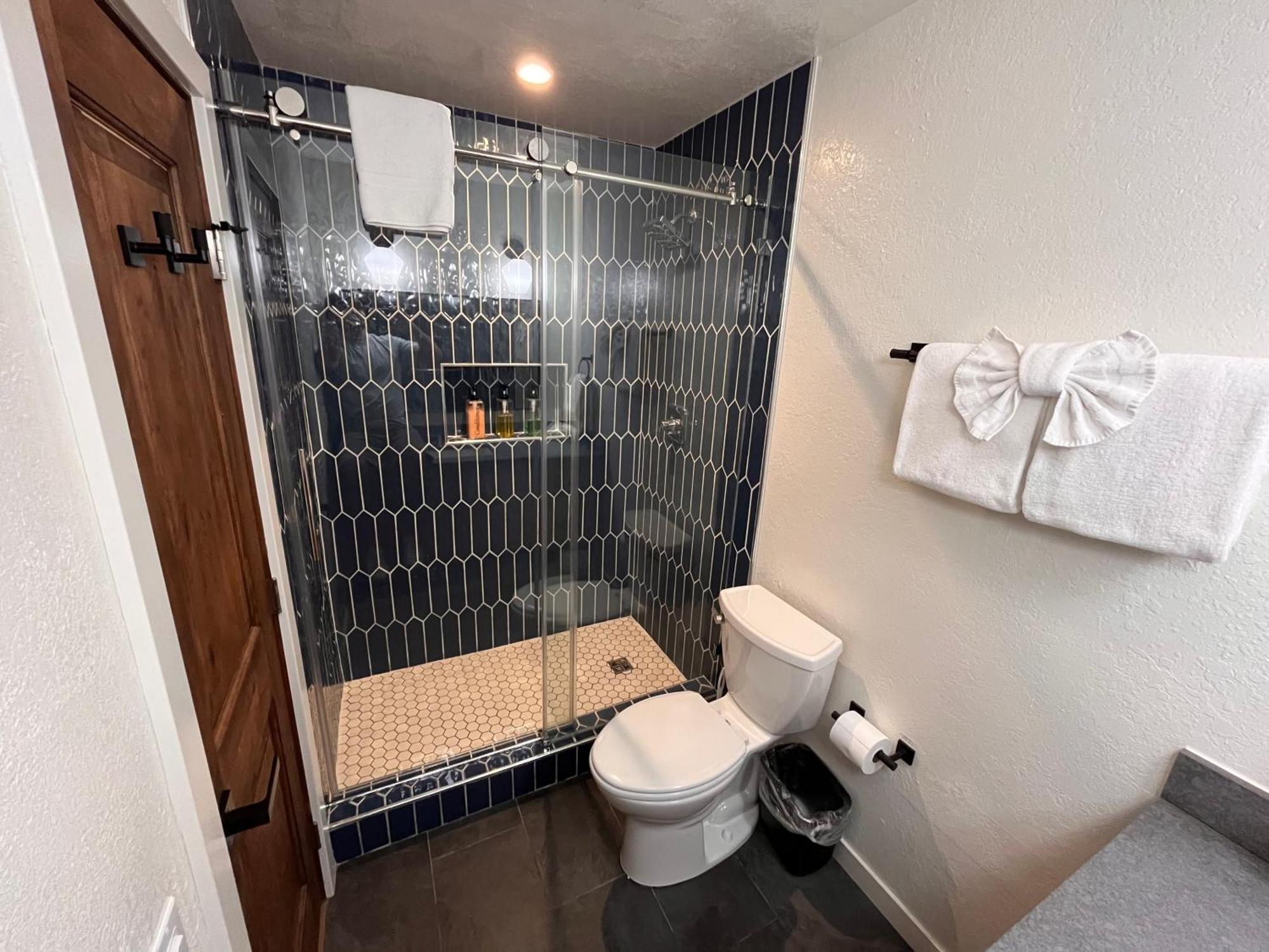 Tastefully Remodeled Condo At Mammoth Ski & Racquet Club, Hot Tub, Garage, 10 Min Walk To Ski Lifts Mammoth Lakes Extérieur photo