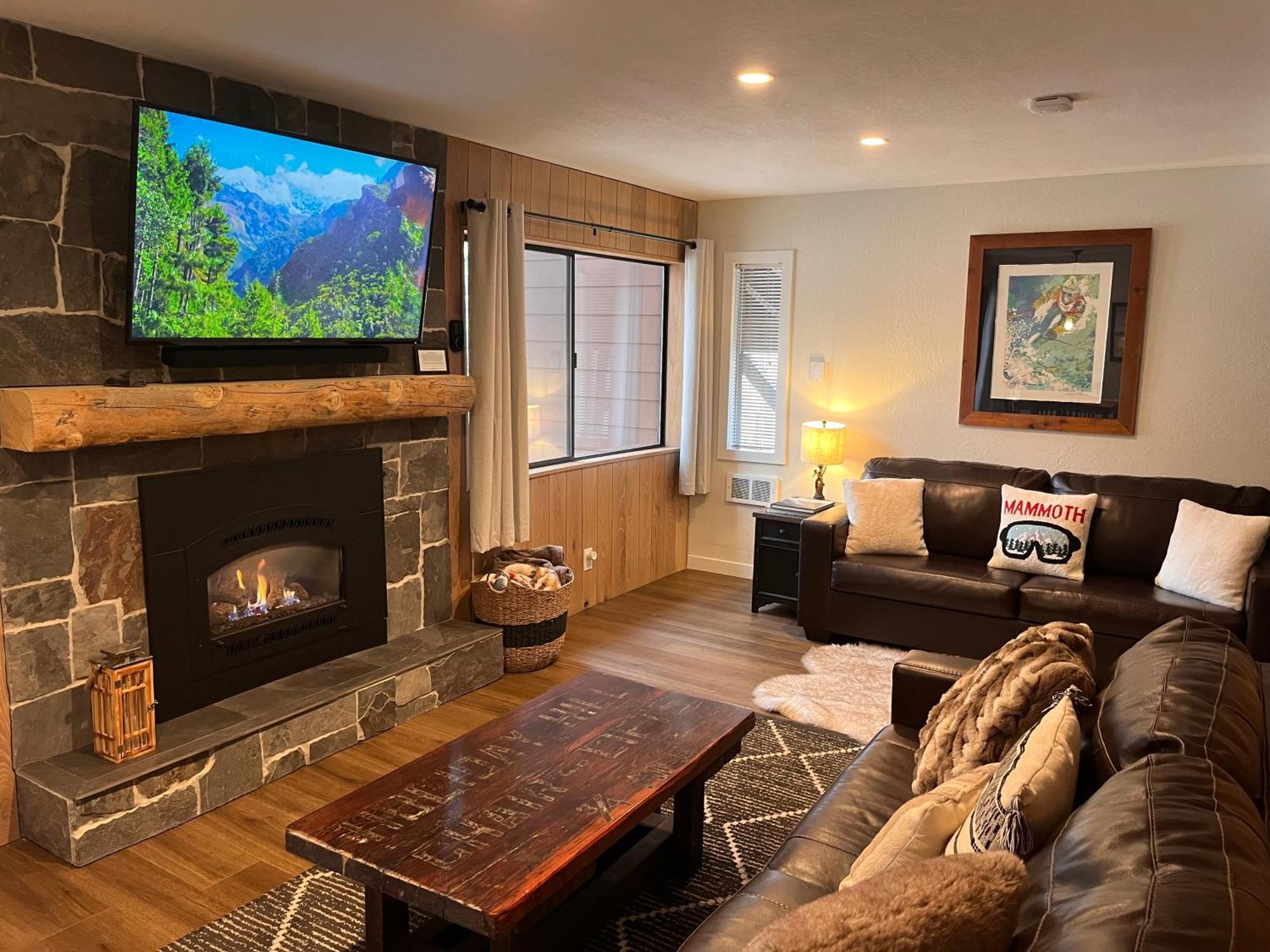 Tastefully Remodeled Condo At Mammoth Ski & Racquet Club, Hot Tub, Garage, 10 Min Walk To Ski Lifts Mammoth Lakes Extérieur photo